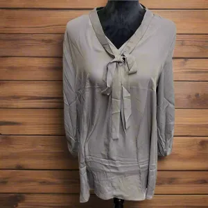Solid Top Relaxed Fit with Tie 3/4 Sleeves