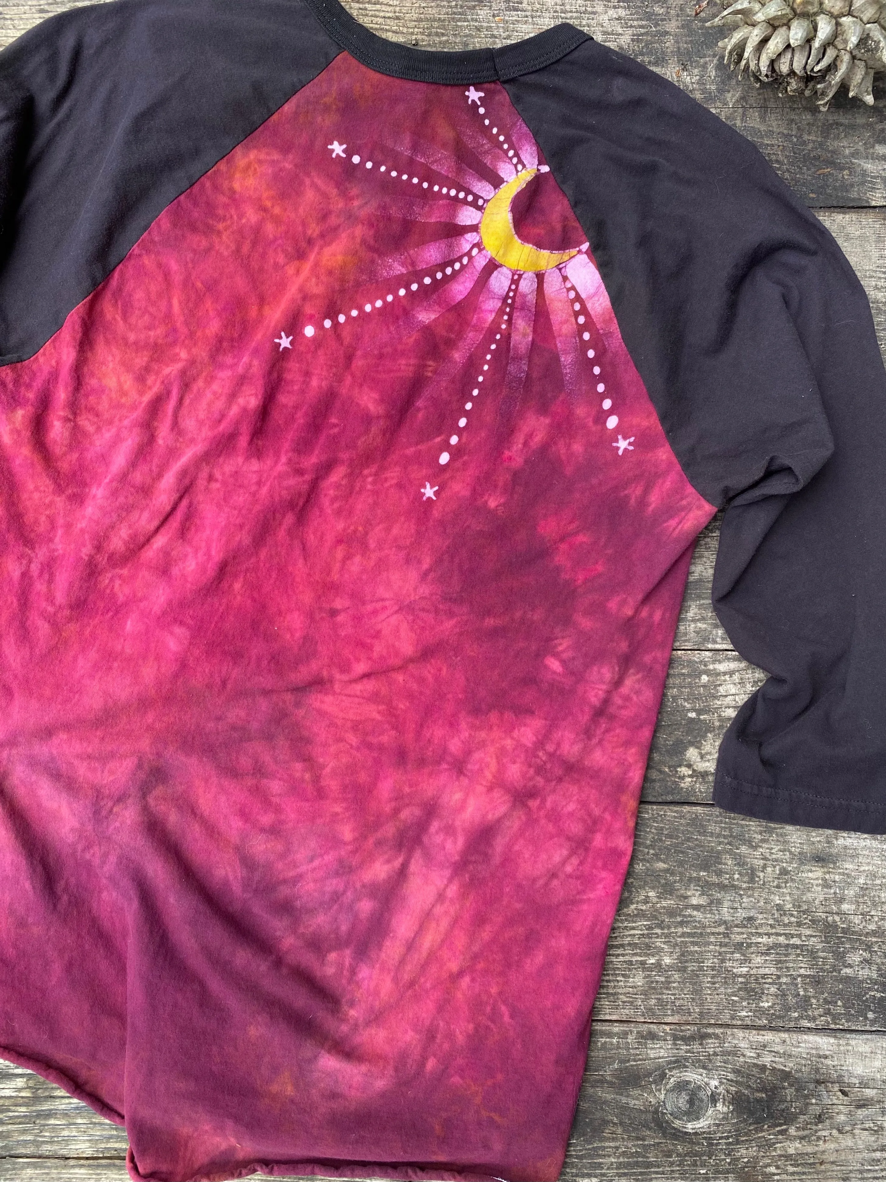 Sunshine and Merlot Moon Swirls Black Raglan 3/4 Sleeve Size Large ONLY
