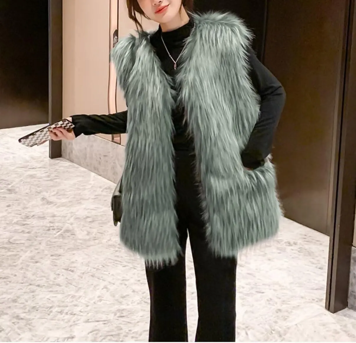 Women's Faux Fur Vest Long Coat Sleeveless Jacket Girls Winter Fluffy Warm Outwear Plush Overcoat with Pockets