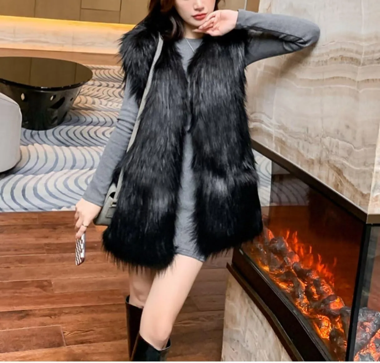 Women's Faux Fur Vest Long Coat Sleeveless Jacket Girls Winter Fluffy Warm Outwear Plush Overcoat with Pockets