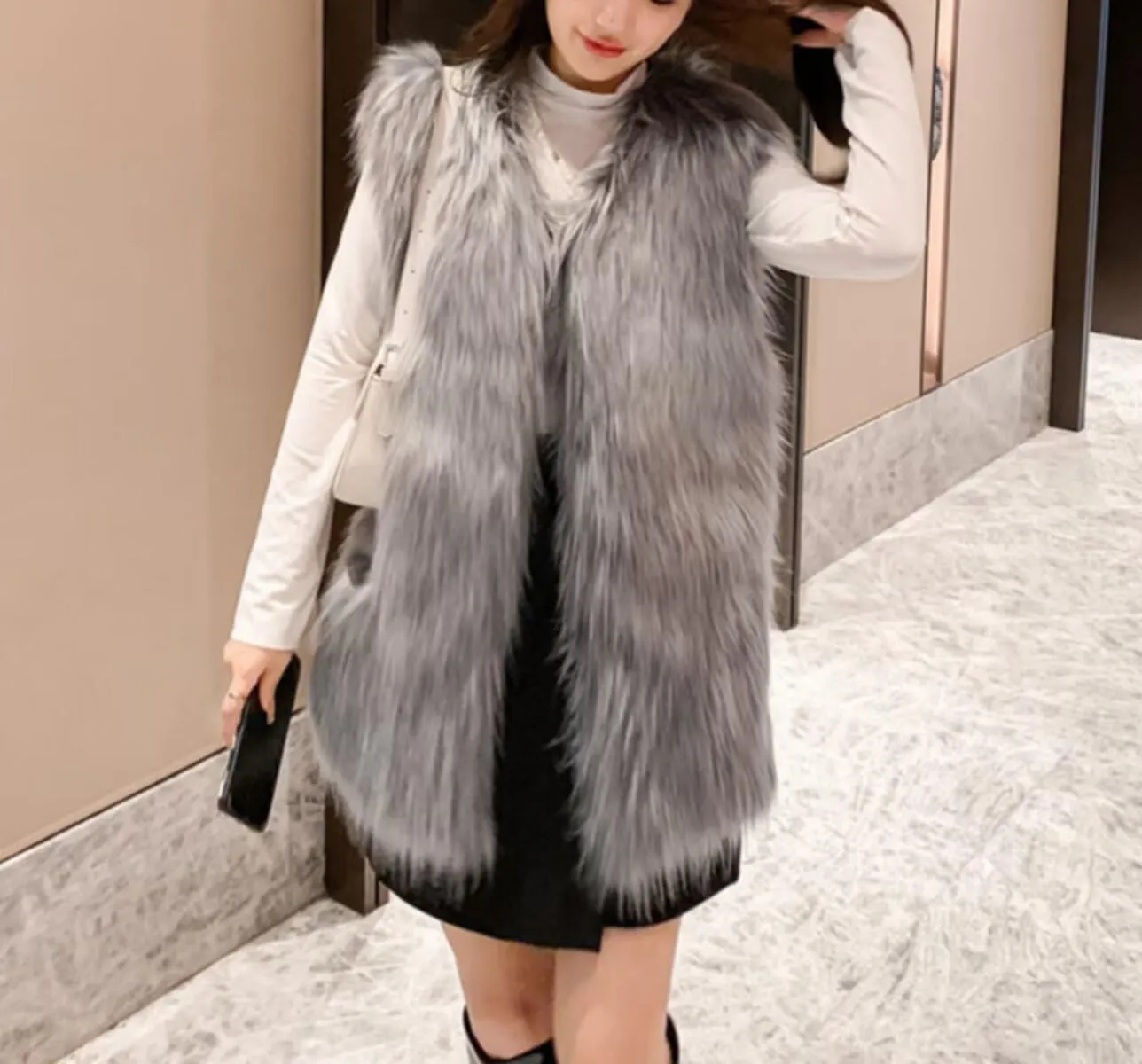 Women's Faux Fur Vest Long Coat Sleeveless Jacket Girls Winter Fluffy Warm Outwear Plush Overcoat with Pockets
