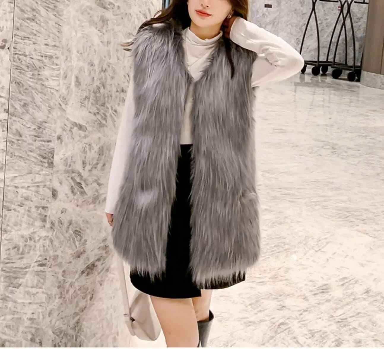 Women's Faux Fur Vest Long Coat Sleeveless Jacket Girls Winter Fluffy Warm Outwear Plush Overcoat with Pockets