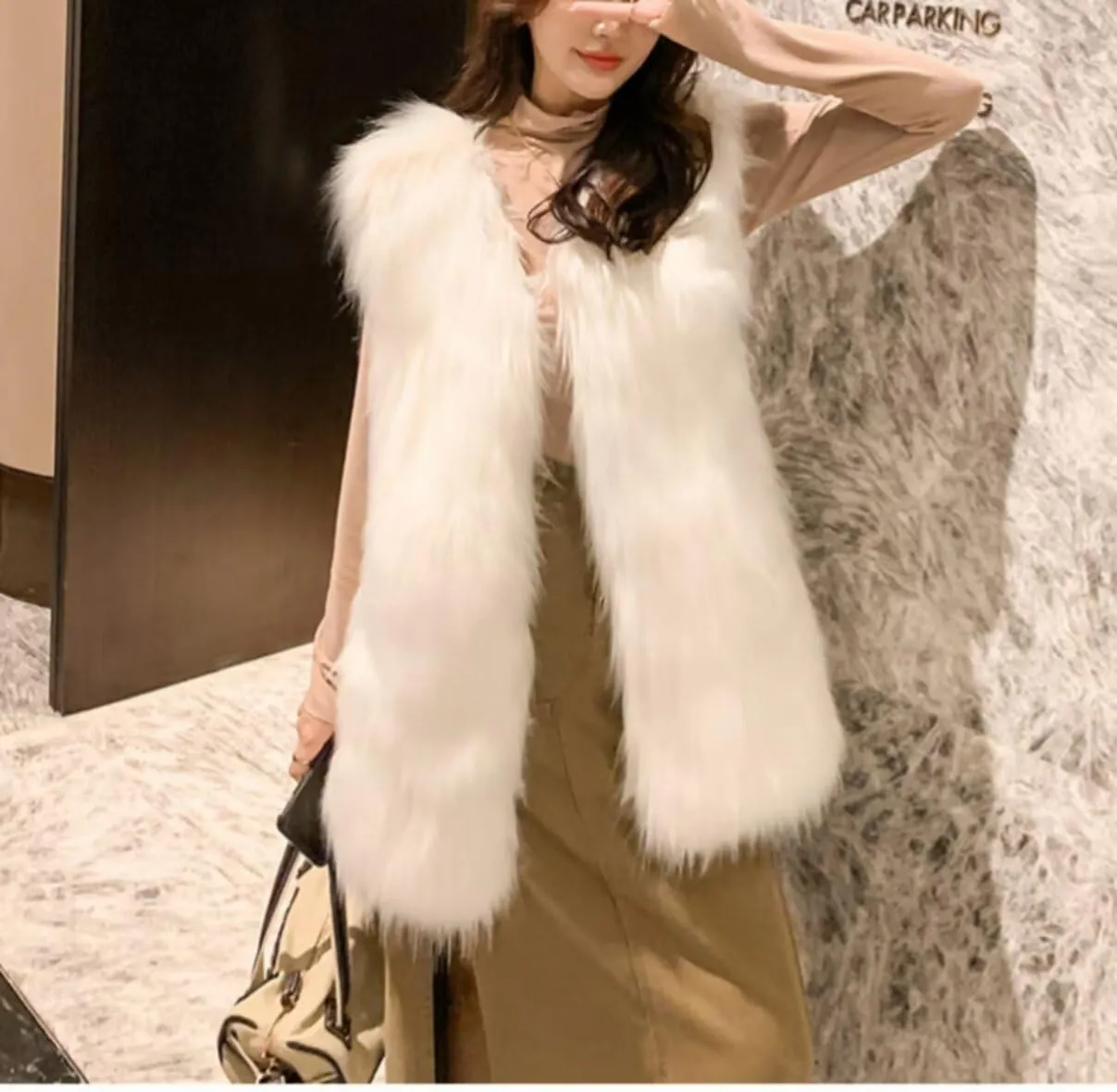 Women's Faux Fur Vest Long Coat Sleeveless Jacket Girls Winter Fluffy Warm Outwear Plush Overcoat with Pockets