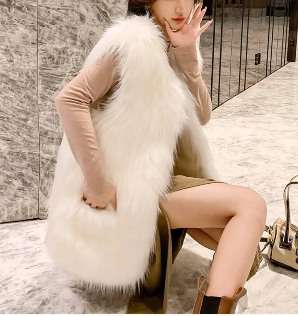 Women's Faux Fur Vest Long Coat Sleeveless Jacket Girls Winter Fluffy Warm Outwear Plush Overcoat with Pockets